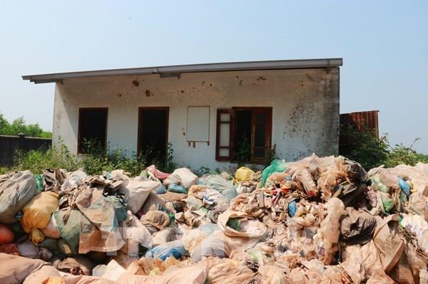 Phản hồi TTXVN: Phương án khắc phục ô nhiễm ở bãi rác tập trung Triệu Phong