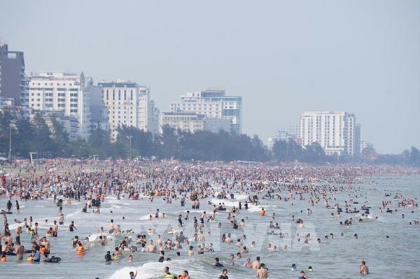 Thị trường du lịch dịp lễ sôi động với xu hướng tour linh hoạt, giá hợp lý