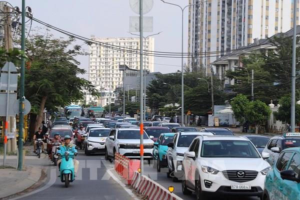 Nhiều cửa ngõ TP. Hồ Chí Minh ùn tắc trong ngày đầu nghỉ lễ