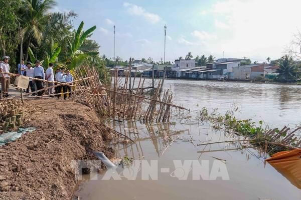 Cần Thơ: 70 điểm sạt lở nuốt nhà dân, cắt đứt 6 tuyến đường huyết mạch