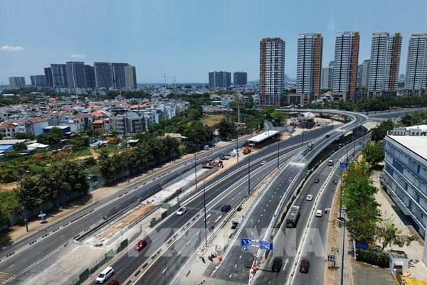TP. Hồ Chí Minh kinh tế tăng trưởng tích cực nhưng giải ngân đầu tư công vẫn chậm