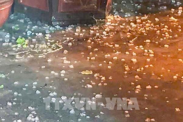 Mưa đá Hà Nội: Nguy cơ thiệt hại kinh tế, gián đoạn sản xuất