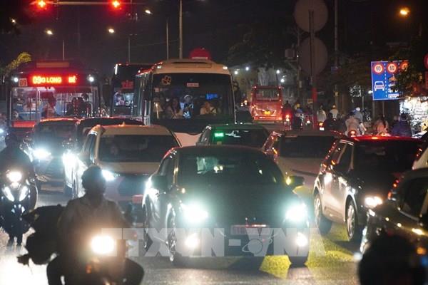 Ùn tắc cửa ngõ TP. Hồ Chí Minh, chi phí đi lại tăng dịp lễ