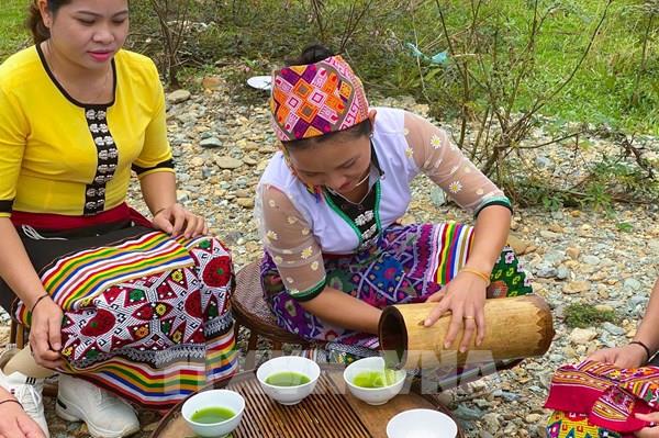 Độc đáo nước uống “chè đâm” của đồng bào Thái phía Tây Nghệ An