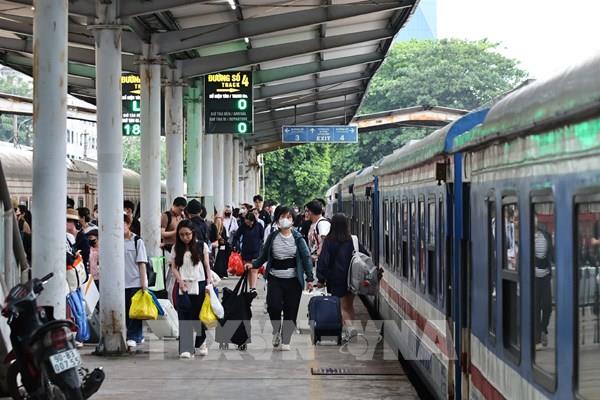 Nhiều tính năng mới trên các đoàn tàu phục vụ cao điểm Hè