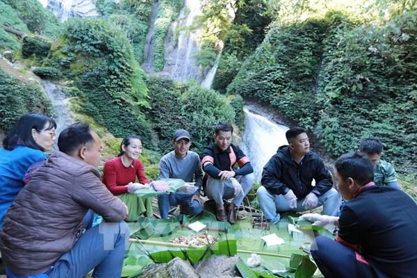 Thác Nậm Lúc: "Dải lụa trắng" ẩn mình giữa cao nguyên Sìn Hồ