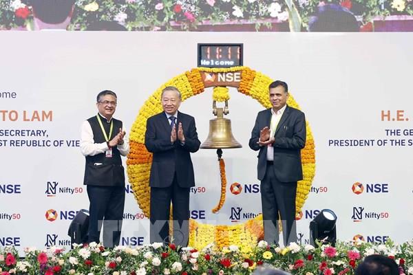 Tổng Bí thư, Chủ tịch nước Tô Lâm rung chuông tại Sàn giao dịch Chứng khoán Quốc gia Ấn Độ