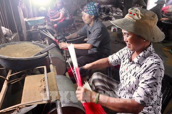 Độc đáo làng nghề làm hương đen Văn Quan: Nghề lạ, vị xưa