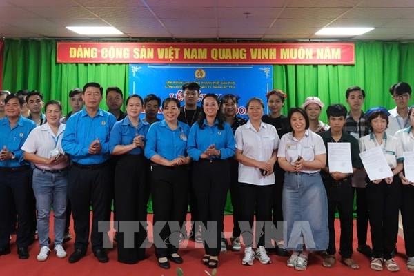 Sức hút từ lá chắn Công đoàn: 509 lao động Cần Thơ cùng viết đơn xin vào