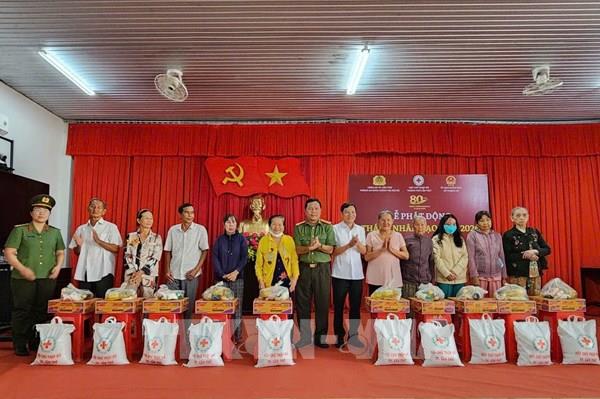 Cần Thơ: Mục tiêu huy động 15 tỷ đồng lo sinh kế cho người nghèo