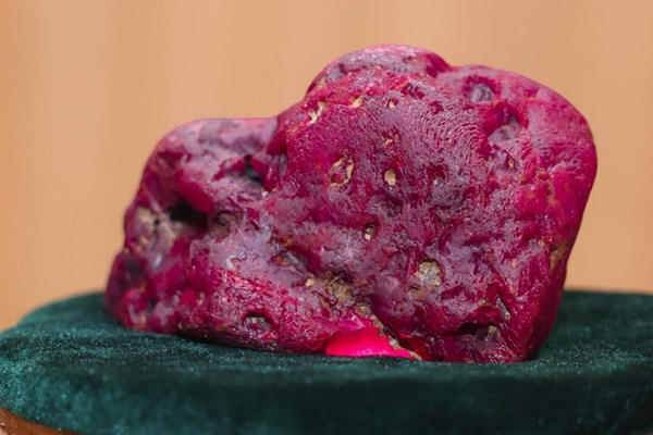 Phát hiện viên ruby khổng lồ tại “thánh địa đá quý” Mogok