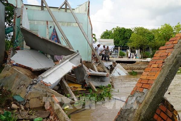 Tìm giải pháp hữu hiệu ứng phó sạt lở bờ sông, bờ kênh