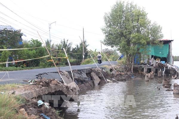 Cà Mau tập trung khắc phục 5 điểm sạt lở, sụt lún nghiêm trọng