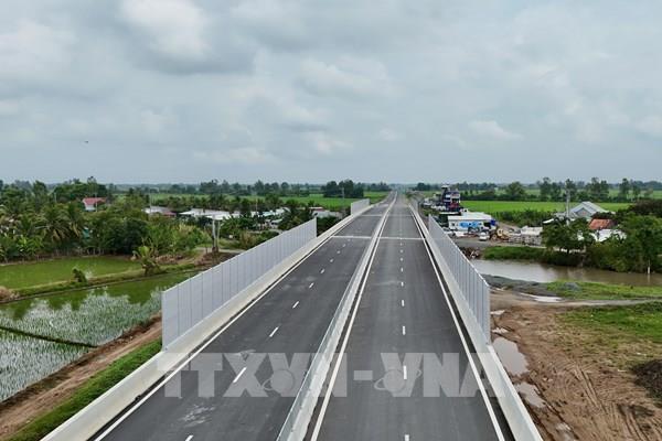 Cao tốc Châu Đốc – Cần Thơ – Sóc Trăng qua An Giang tăng tốc về đích