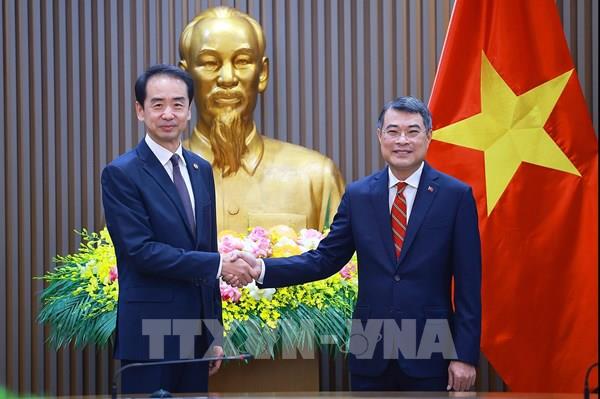 Thủ tướng Lê Minh Hưng tiếp Đại sứ Trung Quốc Hà Vĩ