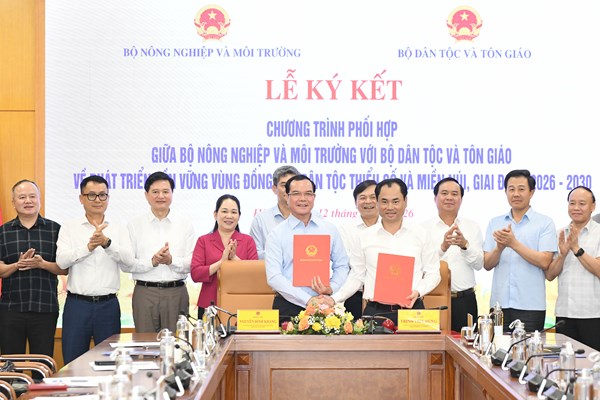 Hai bộ phối hợp phát triển vùng đồng bào dân tộc thiểu số và miền núi