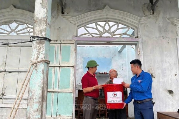 Mưa dông kèm lốc làm 1 người tử vong với nhiều thiệt hại tại các địa phương