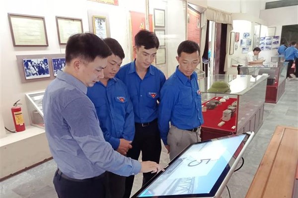 Chuyển đổi số tại các di tích đưa lịch sử đến gần hơn với giới trẻ