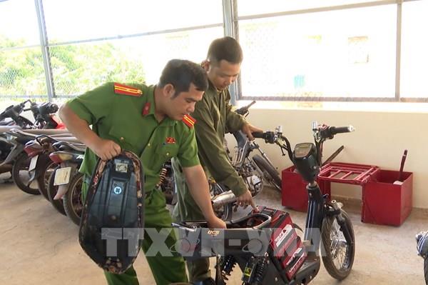 Cảnh báo nguy cơ mất an toàn từ việc độ chế xe điện của học sinh