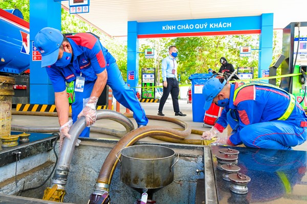 Gần 1.000 Cửa hàng xăng dầu PVOIL đã sẵn sàng kinh doanh xăng E10