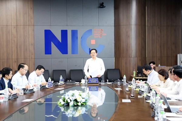 Phó Thủ tướng Hồ Quốc Dũng làm việc với Trung tâm Đổi mới sáng tạo Quốc gia