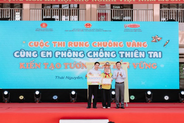 Chung khảo cuộc thi Rung chuông vàng - Cùng em phòng chống thiên tai