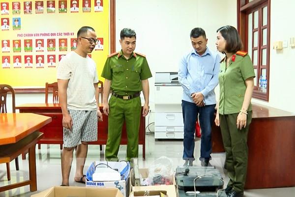 Bắt giữ nhóm đối tượng làm giả con dấu, tài liệu của hơn 100 cơ quan, tổ chức