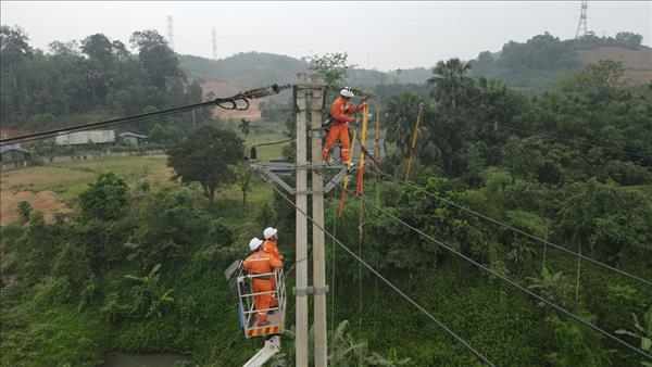 Điện lực miền Bắc bảo đảm cung ứng điện cho cao điểm nắng nóng