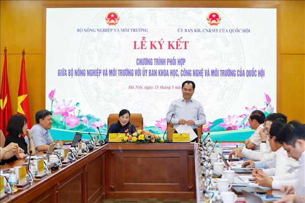 Ký kết phối hợp xây dựng chính sách pháp luật về môi trường, tài nguyên