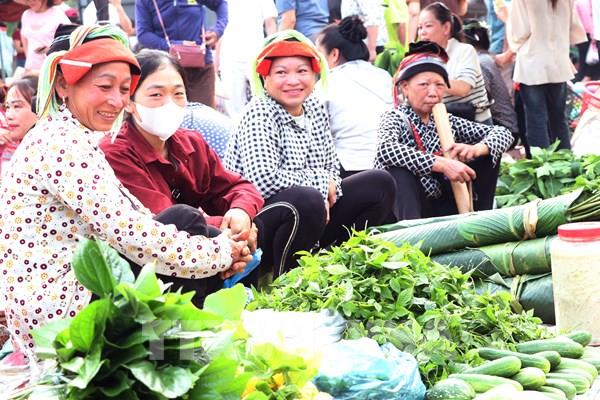 Chuyện ở phiên chợ một tuần mới họp một lần tại Tuyên Quang