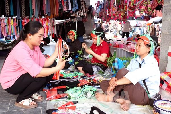 Chợ phiên – Điểm hẹn văn hóa của đồng bào các dân tộc