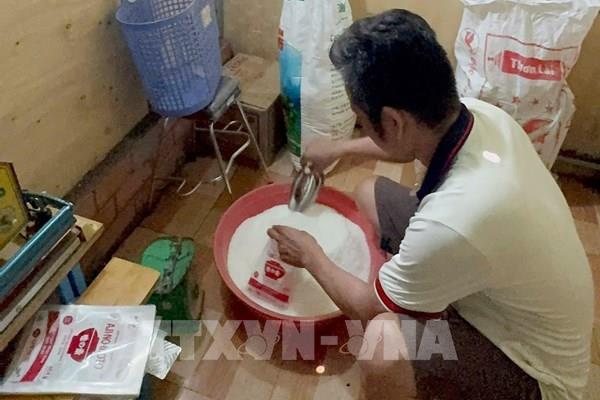 Triệt phá đường dây sản xuất hơn 4 tấn bột ngọt giả nhãn hiệu Ajinomoto