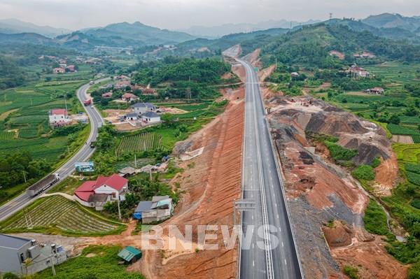 Khẩn trương đưa các tuyến cao tốc cửa ngõ biên giới phía Bắc về đích