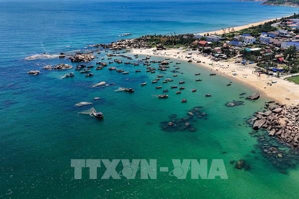 Vẻ đẹp hoang sơ trên cung đường ven biển Kỳ Xuân