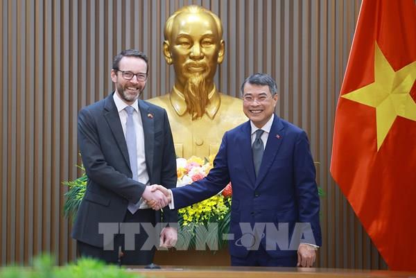 Thủ tướng Lê Minh Hưng tiếp Đại sứ Anh tại Việt Nam