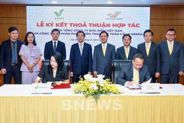 V-Green bắt tay Vietnam Post phủ 16.000 tủ đổi pin toàn quốc
