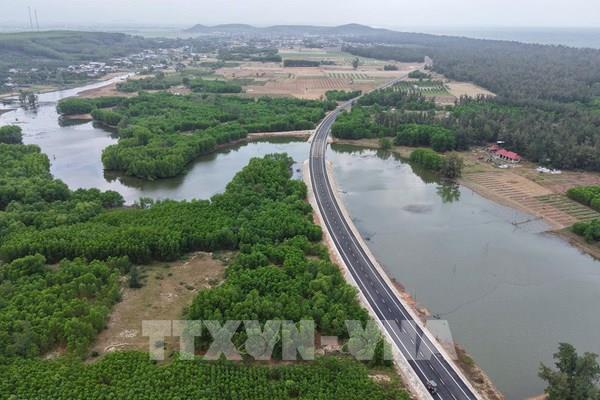 Khẩn trương xử lý “ách tắc” mặt bằng đường ven biển Dung Quất - Sa Huỳnh