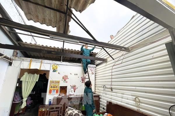 Cà Mau: Lốc xoáy gây thiệt hại nhiều hộ dân