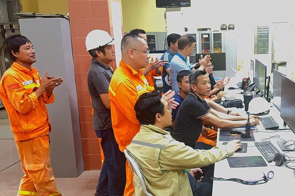 Đóng điện máy biến áp AT7 Trạm biến áp 220kV Hà Đông