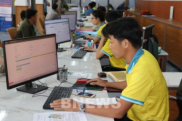 Bộ Chính trị: Tiếp tục tinh giản biên chế 5-10% giai đoạn 2027-2031