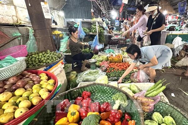 Nắng nóng tác động thị trường thực phẩm tại Hà Nội