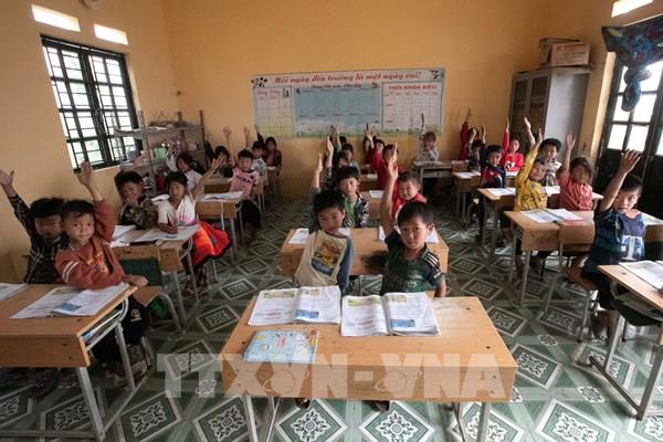 Giữa mây ngàn Tà Xùa, tiếng đánh vần vẫn vang lên mỗi ngày