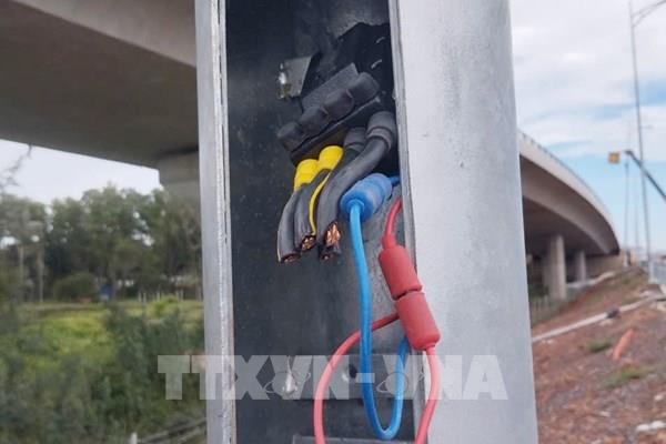 Mất cắp hàng loạt thiết bị chiếu sáng trên cao tốc Biên Hòa - Vũng Tàu