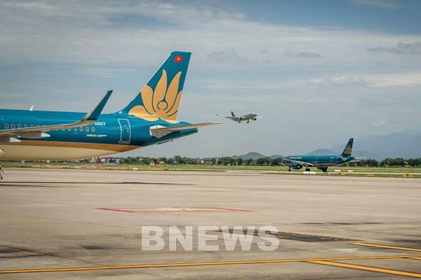 Cảnh báo khẩn khi hàng chục chuyến bay bị ảnh hưởng do UAV và diều xuất hiện