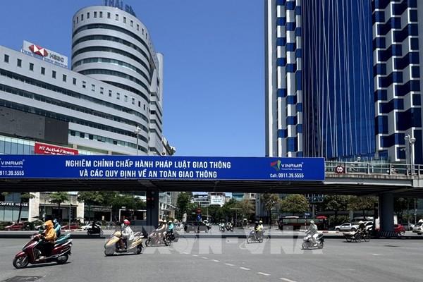 Trưa nay 26/5, Hà Nội chạm ngưỡng 40 độ C, nắng nóng bao trùm miền Bắc