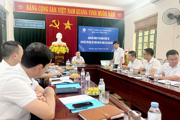 Quyết liệt tháo “điểm nghẽn” vận hành lưới điện mùa cao điểm