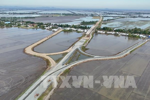 Cao tốc Châu Đốc – Cần Thơ – Sóc Trăng đối mặt nguy cơ chậm tiến độ vì thiếu cát, đá