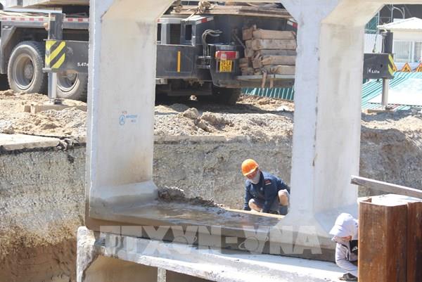 Căng mình trong nắng nóng thi công các dự án trọng điểm
