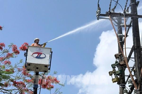 Điện lực miền Trung tăng cường giải pháp đảm bảo cấp điện mùa nắng nóng