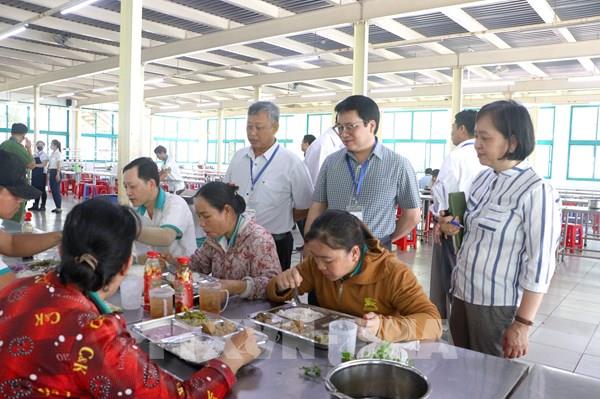 An toàn thực phẩm: Đừng để "mất bò mới lo làm chuồng"